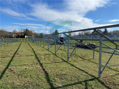 Uz zemes montējamu saules bateriju konstrukcijas projektēšana